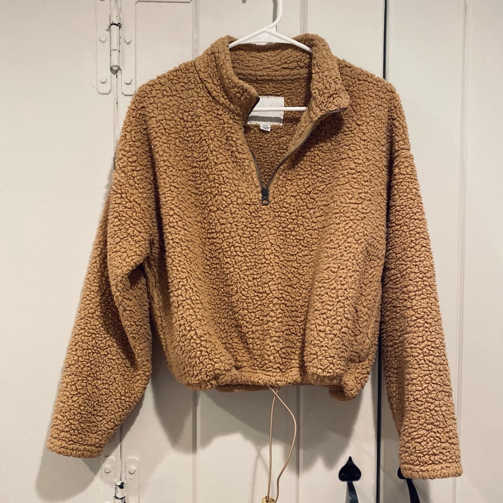 American Eagle. Tan Teddy quarter zipped pullover